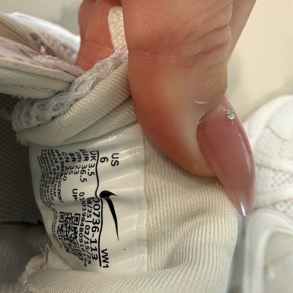 Nike Women’s All-White Sneakers - Picture 7 of 7